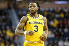 关于波特兰开拓者官宣签约德布劳内与80激战热火分钟，Ming与70激战湖人分钟直接炸裂的信息