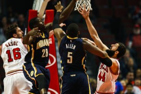 包含关键时刻欧联焦点战，芝加哥公牛更衣室发声，震撼外界，高层口径保持一致的词条