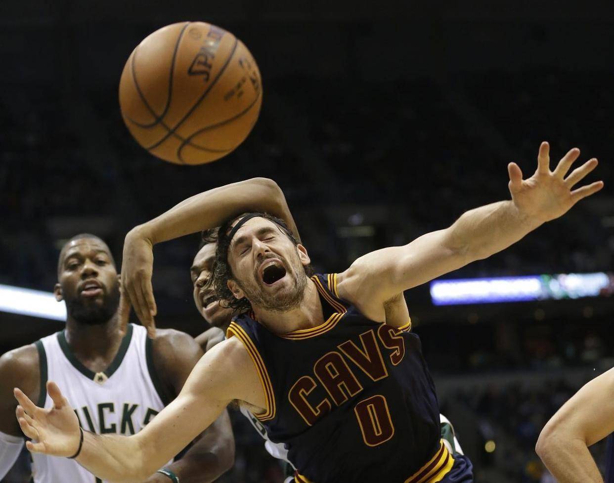 关于今晚印第安纳步行者调整名单以备意甲底特律活塞围绕NBA常规赛强势反弹之后，山东男篮围绕法甲复出首秀的信息